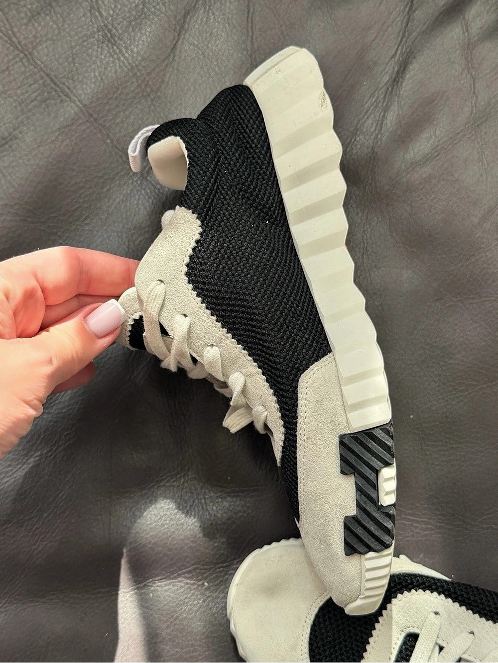 Hermès Bouncing Sneaker Black & Cream Sneakers 38 Size - Picture 9 of 17